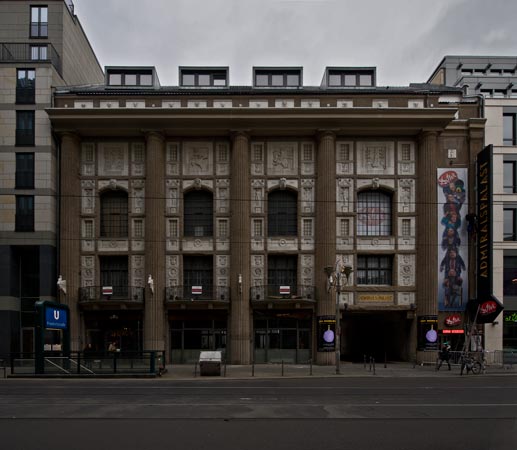 Foto 1 zu: AMP. Kabarett "Distel" im Admiralspalast - Umbau einer Etage zu einer Probebühne mit Verwaltungsräumen, Umgestaltung des Foyers der Hauptbühne, Berlin-Mitte, 2011-2012, Architekt: Jo Sollich