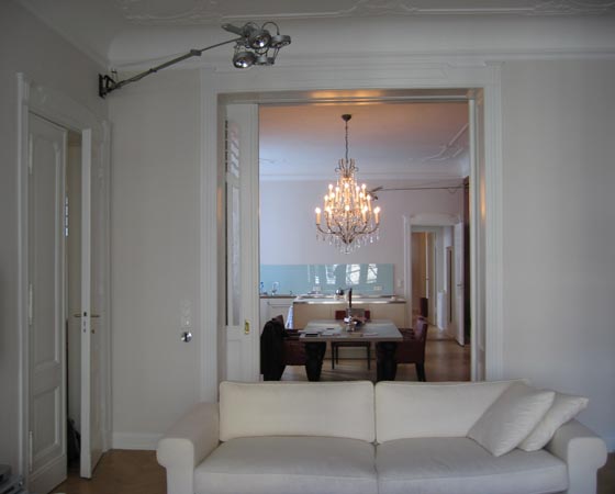 Foto 1 zu: CWS. Umbau einer Wohnung in einem Gründerzeithaus - Um- und Ausbau einer Wohnetage, Farbkonzept, Bäder, Beleuchtung, Möblierung, Mediensystem, Berlin-Charlottenburg, 2004, Architekt: Jo Sollich