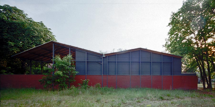 Foto 3 zu: JFZ. Jugend-, Kultur- und Freizeitzentrum - Umbau und Erweiterung der ehemaligen Schultheiss-Brauerei, Neuruppin, 1993-2003, Architekt: Jo Sollich 
 Foto: Philip v. Recklinghausen, lux fotografen