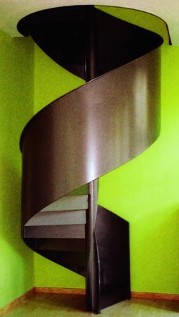 Foto 1 zu: KAB. Wohnungsumbau Stadtvilla Königsallee - Zusammenlegung zweier Wohnungen in einer Stadtvilla aus den 1990er Jahren, Einbau einer Stahlwendeltreppe, Umgestaltung von Bädern, Berlin-Grunewald, 2002-2003, Architekt: Jo Sollich