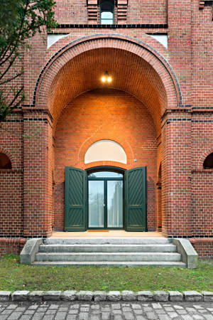 Foto zu: Umbau und Erweiterung einer ehemaligen Friedhofskapelle, Berlin-Schöneberg, 2014-2016, Architekt: Jo Sollich 
 Foto: Robert Conrad
