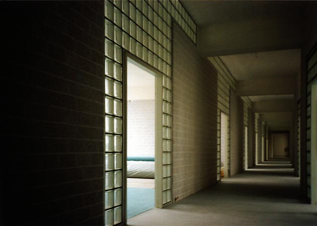 Foto 3 zu: WSB. Industrieetage für einen Mikroelektronikhersteller und Softwareentwickler - Um- und Ausbau des Erd- und des ersten Obergeschosses der ehemaligen Meyer-Zentrale zu einer Produktions- und Büroetage in einem 1950er-Jahre Gebäude der Architekten Schwebes & Schoszberger, Berlin-Wedding, 1989-1990, Architekt: Jo Sollich